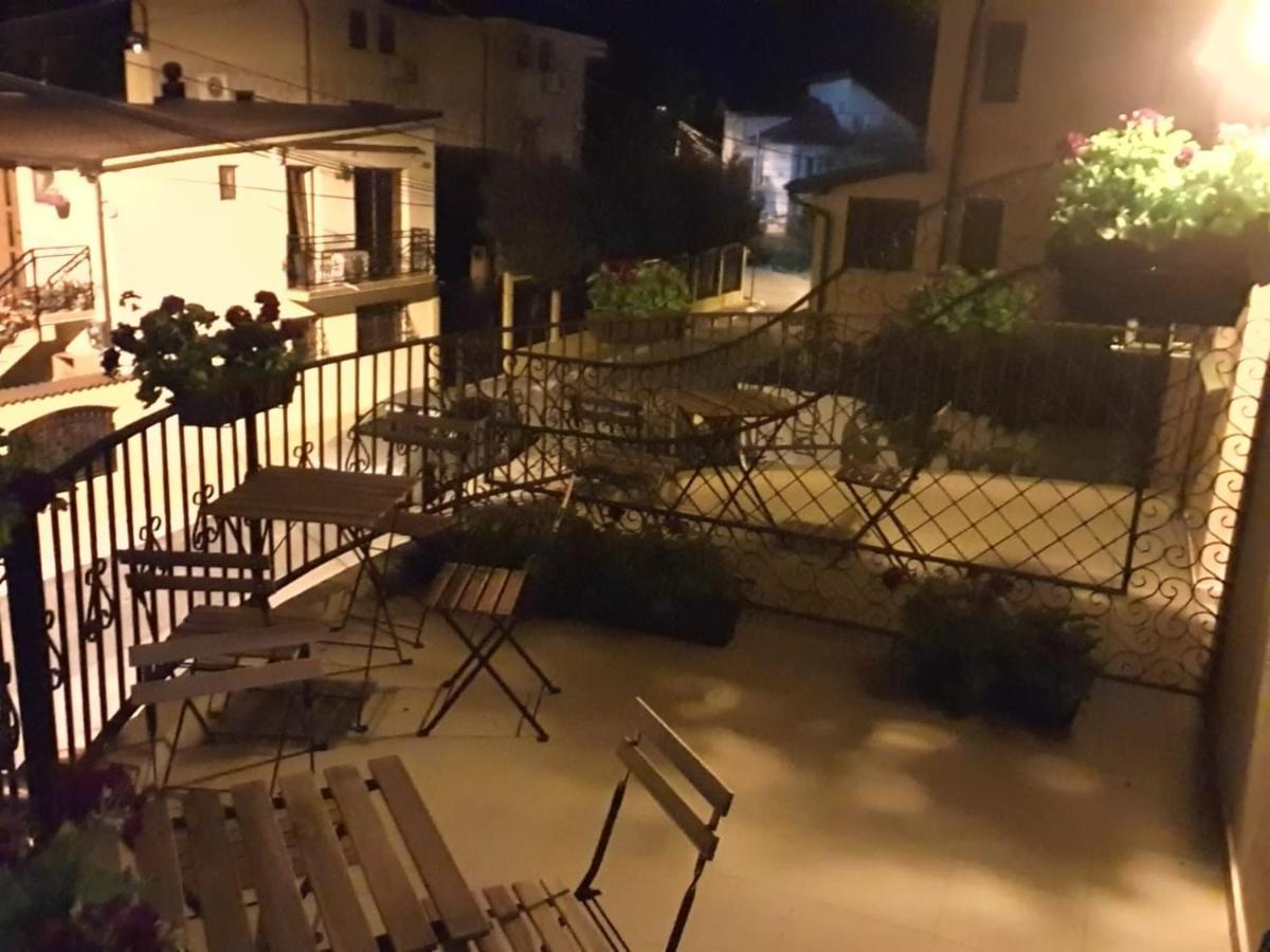 הוסטל אפורי סוד Dms Family House מראה חיצוני תמונה